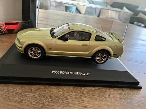 Slot racing car - ,